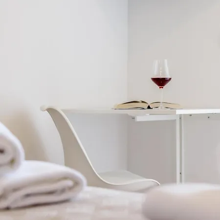 Varos Serenity 1 Apartamento